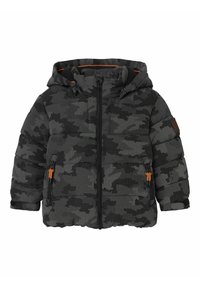 Veste rembourrée noire et grise avec un motif camouflé, équipée d'une capuche, fermeture éclair frontale, et accents orange sur les zips.