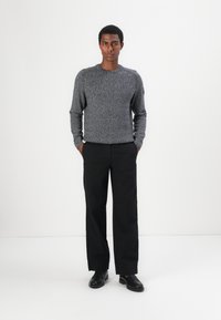 TOM TAILOR STRUCTURED MULTICOLOR CREW NECK  - Vesta - navy/multi coloured