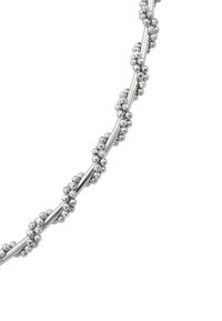 Sølvhalskæde lavet af sammenkoblede perler og glatte stænger, med en skinnende finish og et delikat, gradueret perledesign.