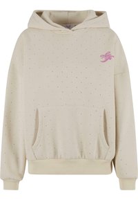 Felpa con cappuccio beige realizzata in tessuto morbido, decorata con piccoli borchiette argentate e un logo rosa. Tasche a marsupio e polsini a costine.