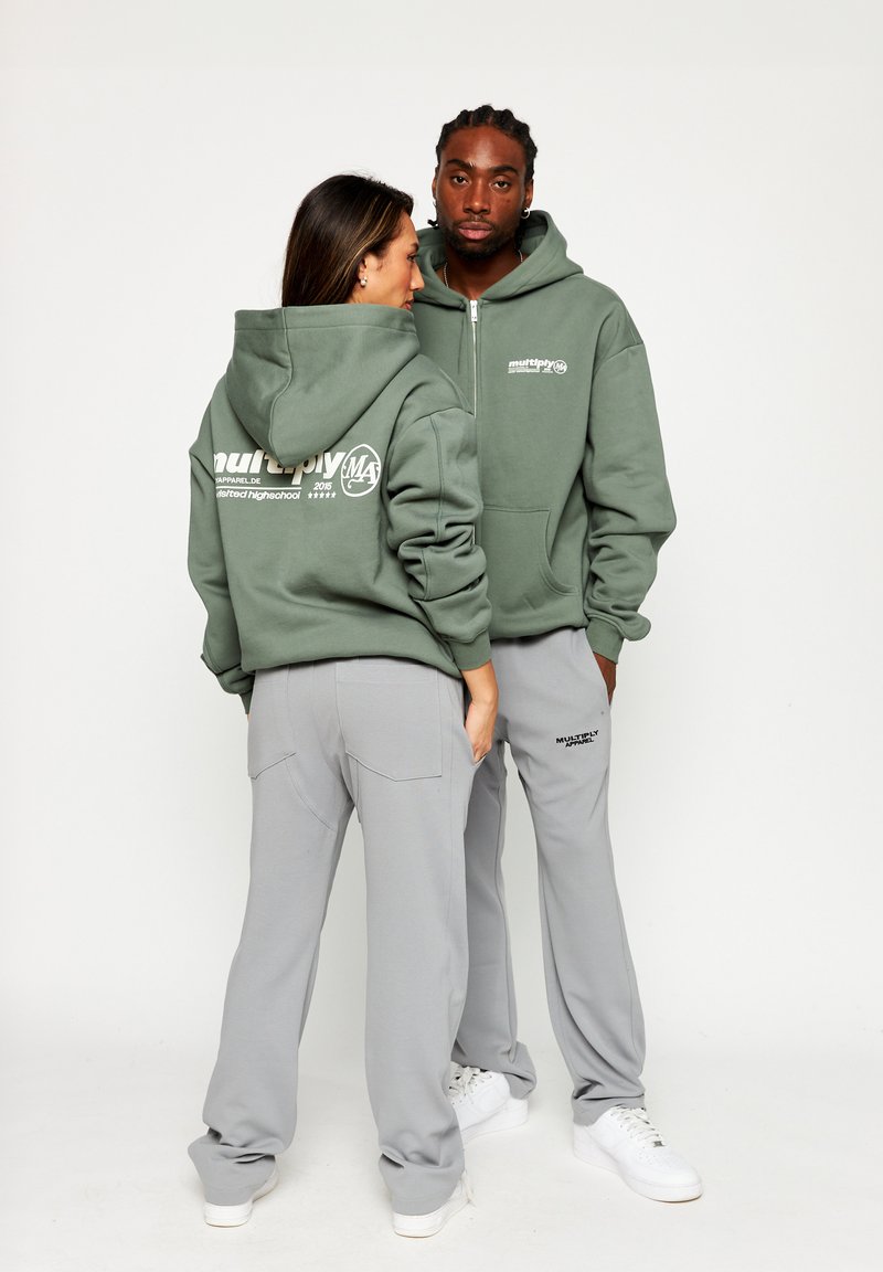 Multiply Apparel OVERSIZE MULTIPLY X MA - Sweatjacke - dark forest 