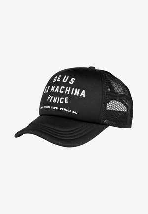 Gorra negra con visera curva. En la parte frontal lleva texto blanco que dice "DE US EX MACHINA VENICE." Paneles de malla a los lados y en la parte trasera.