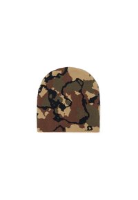 Gorro de punto con un patrón de camuflaje en tonos tierra, que presenta tonos de marrón, verde y beige, con una parte superior redondeada y una textura suave.