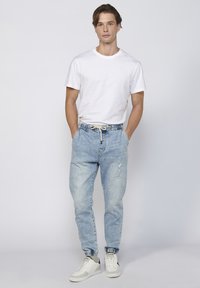 Koroshi Vaqueros slim fit - azul claro