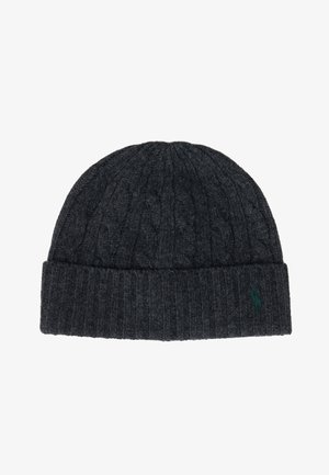 Berretto lavorato a maglia grigio scuro con polsino a costine e motivo a treccia, con un piccolo logo verde sul lato. Texture in morbida lana.