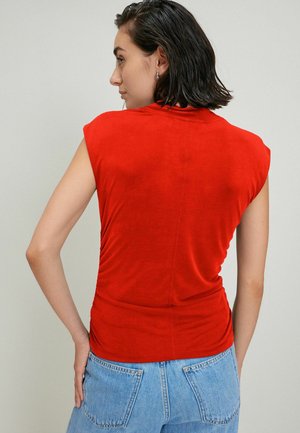 HIGH NECK  - Lihtne T-särk - red