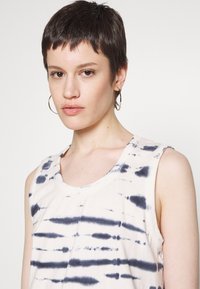 KAVU ALMA - Φόρεμα από ζέρσεϊ - ink splat