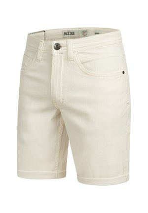 Helle Shorts aus Denim mit geradem Schnitt, umgeschlagenem Saum, Vorderhosentaschen und einem Knopfverschluss mit schwarzem Akzent.