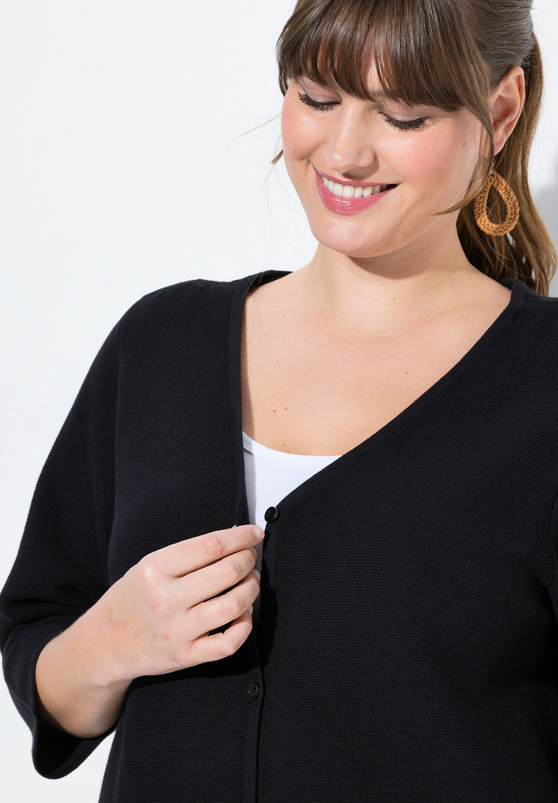 Ulla Popken Cardigan Taglio Squadrato Con Scollo A V E Abbottonatura – Modello 835734, Maglia Morbida