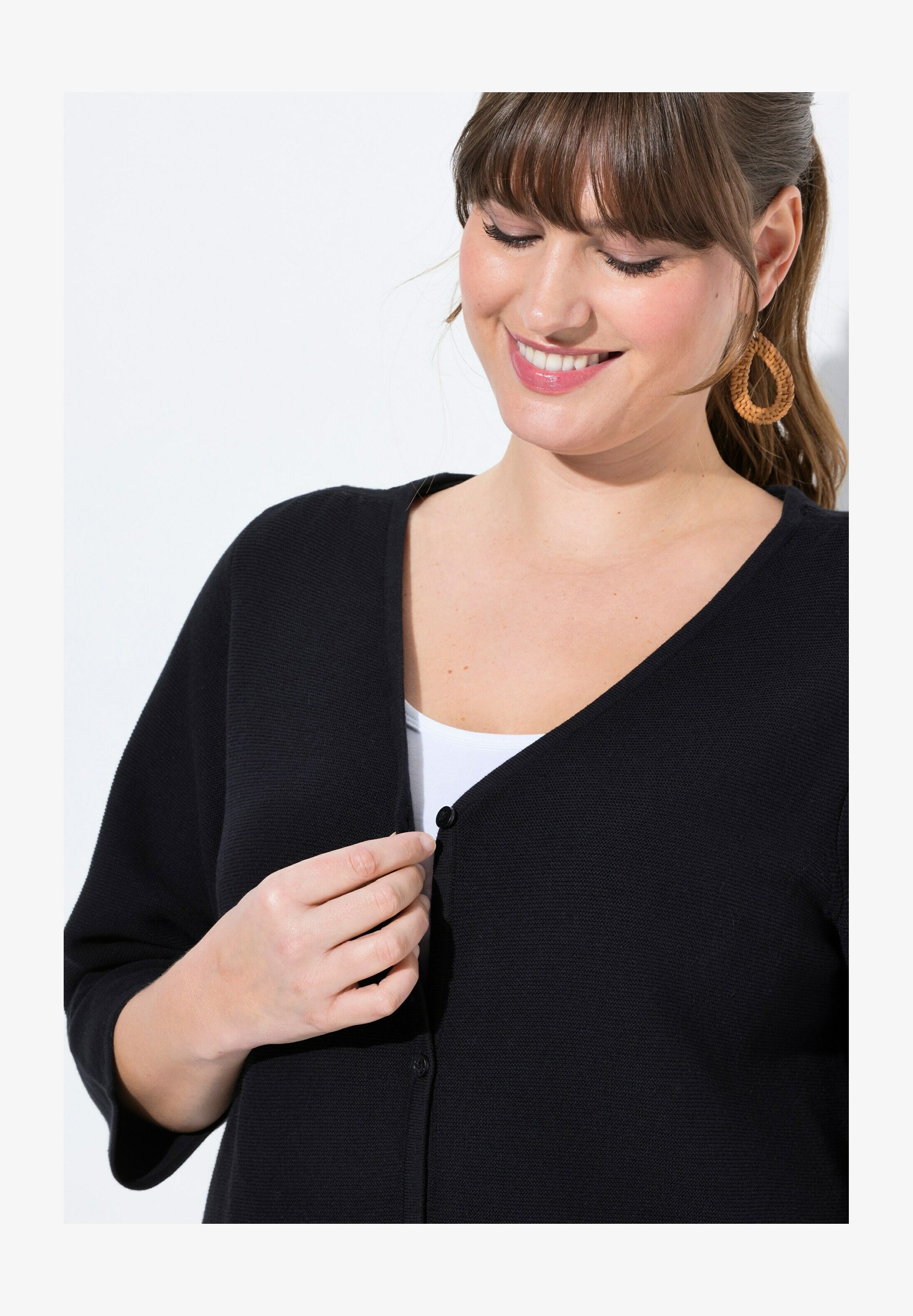 Ulla Popken Cardigan Taglio Squadrato Con Scollo A V E Abbottonatura – Modello 835734, Maglia Morbida