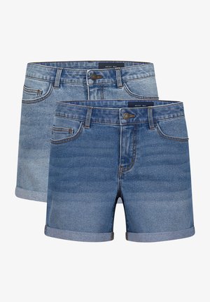 Jeansshorts in zwei Blautönen, mit umgeschlagenem Saum, Fünf-Taschen-Design und metallischem Knopfverschluss. Beide Paare haben gestickte Details.