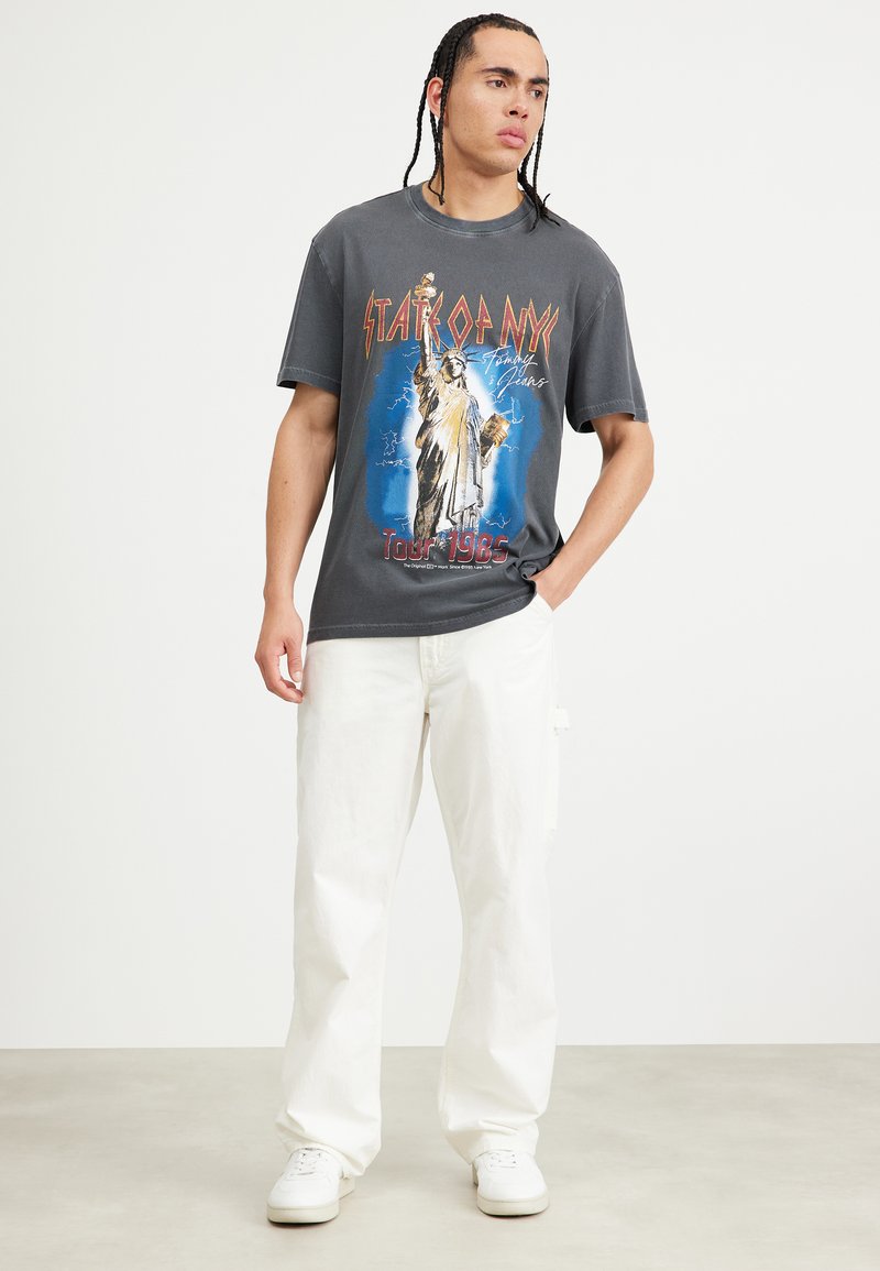 Tommy Jeans STATE OF NYC TEE UNISEX Print Tshirt new charcoal