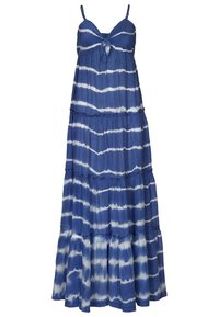 Modrá tie-dye maxi šaty s nastavovacími špagetovými ramínky, designem s tierovanými volány a měkkou texturou látky, která má bílé vlnité pruhy.