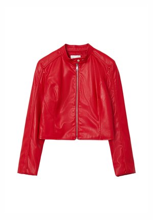 Rote, taillierte Lederjacke mit glatt strukturierter Oberfläche, hohem Kragen und silbernem Reißverschluss. Sie verfügt über lange Ärmel und eine Nahtverarbeitung.
