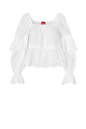 Λευκό πουκάμισο με μακριά μανίκια, τετράγωνο λαιμόκοψη, βολάν στα μανίκια και στο κάτω μέρος, και λεπτομέρειες κεντήματος με σχέδιο τρυπών στα μανίκια και στο κάτω μέρος.