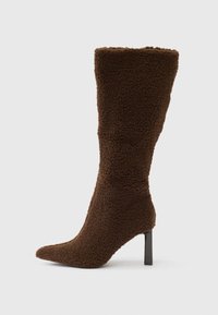 Selectat, brown shearling