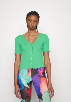 ONLLAILA BUTTON - Print T-shirt - kelly green