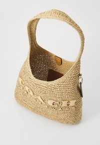 COACH BROOKLYN SHOULDER BAG - Axelremsväska - beige