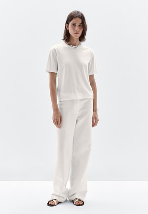 Massimo Dutti SHORT-SLEEVE WITH BACK SEAM DETAIL - Basic T-shirt - white