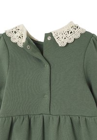 Grünes Kleid aus strukturiertem Stoff, mit einem Spitzenkragen, Frontdruckknöpfen und einem rüschierten Rockdesign.