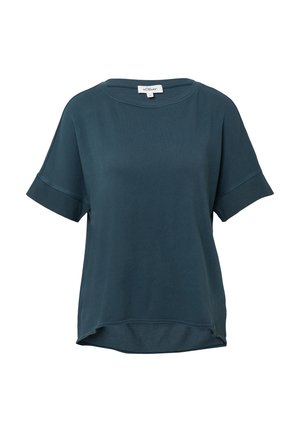 Ciemnoturkusowy, krótki rękaw t-shirt wykonany z miękkiej tkaniny, z okrągłym dekoltem, surowymi krawędziami na rękawach i nieco dłuższym tylnym dołem.