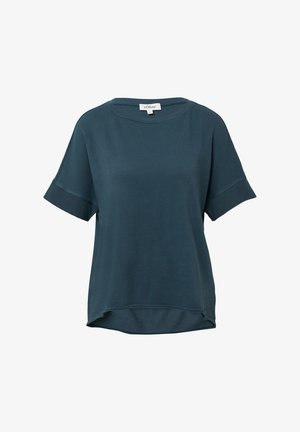 Ciemnoturkusowy, krótki rękaw t-shirt wykonany z miękkiej tkaniny, z okrągłym dekoltem, surowymi krawędziami na rękawach i nieco dłuższym tylnym dołem.