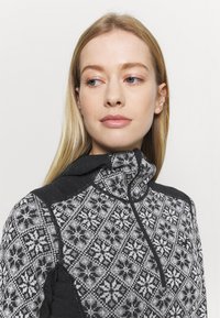 Kari Traa ROSE HOOD - Džemperis - black