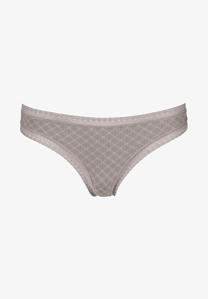 Tanga de encaje gris claro con un patrón de diamantes, textura suave y una cinturilla estrecha. Los bordes con acabado proporcionan un acabado sin costuras.