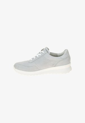 Hellgrauer Wildleder-Sneaker mit weißen Schnürsenkeln und dicker weißer strukturierter Sohle, seitlich auf weißem Hintergrund dargestellt.