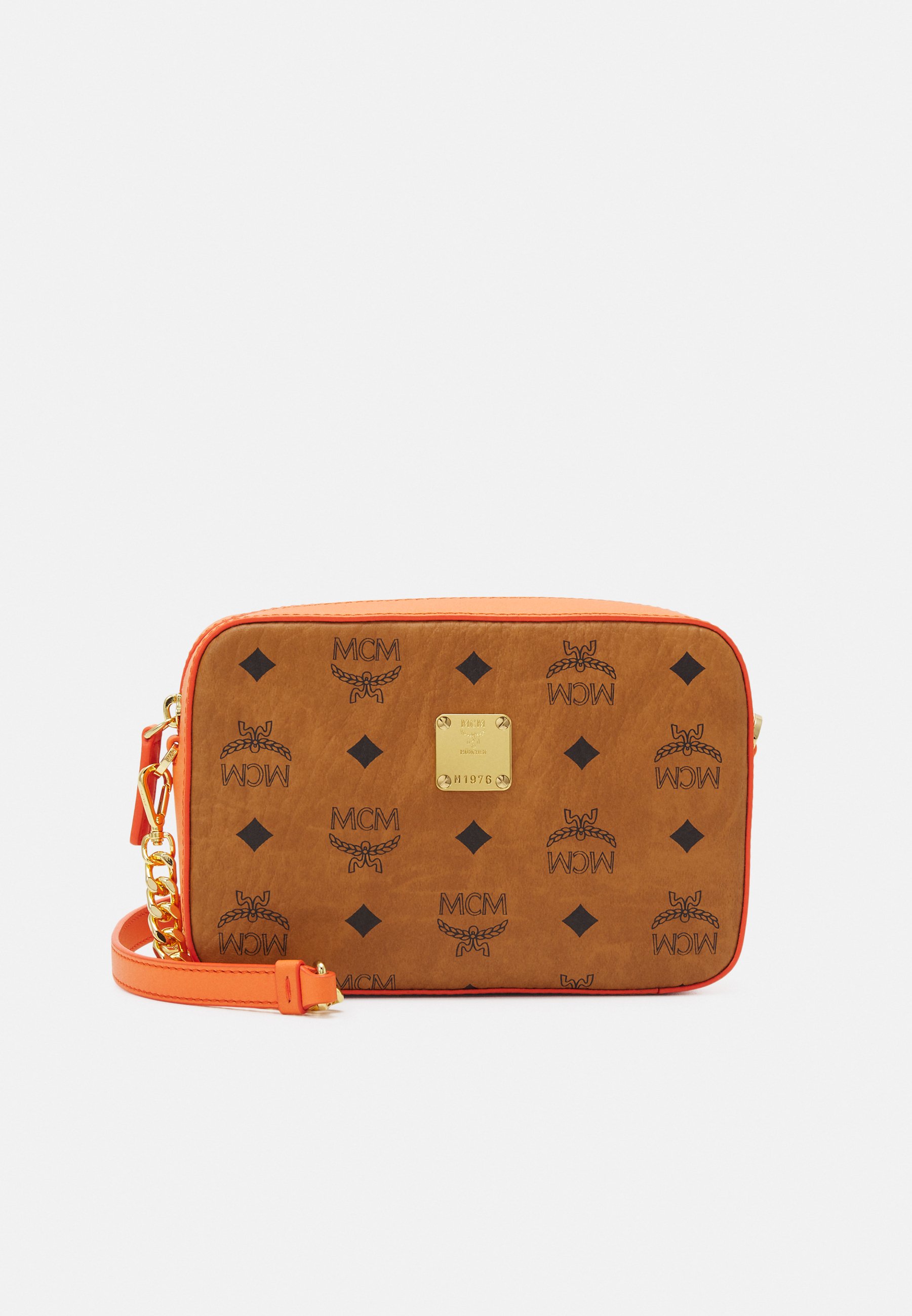 pouch mcm