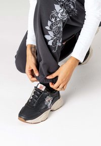Ed Hardy BASE RUNNER CROSS - Sneakers basse - black