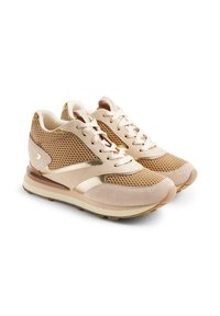 Baskets de sport beiges avec des panneaux en mesh, des accents en daim et des détails métalliques. Bout arrondi, lacets plats et semelle rembourrée.