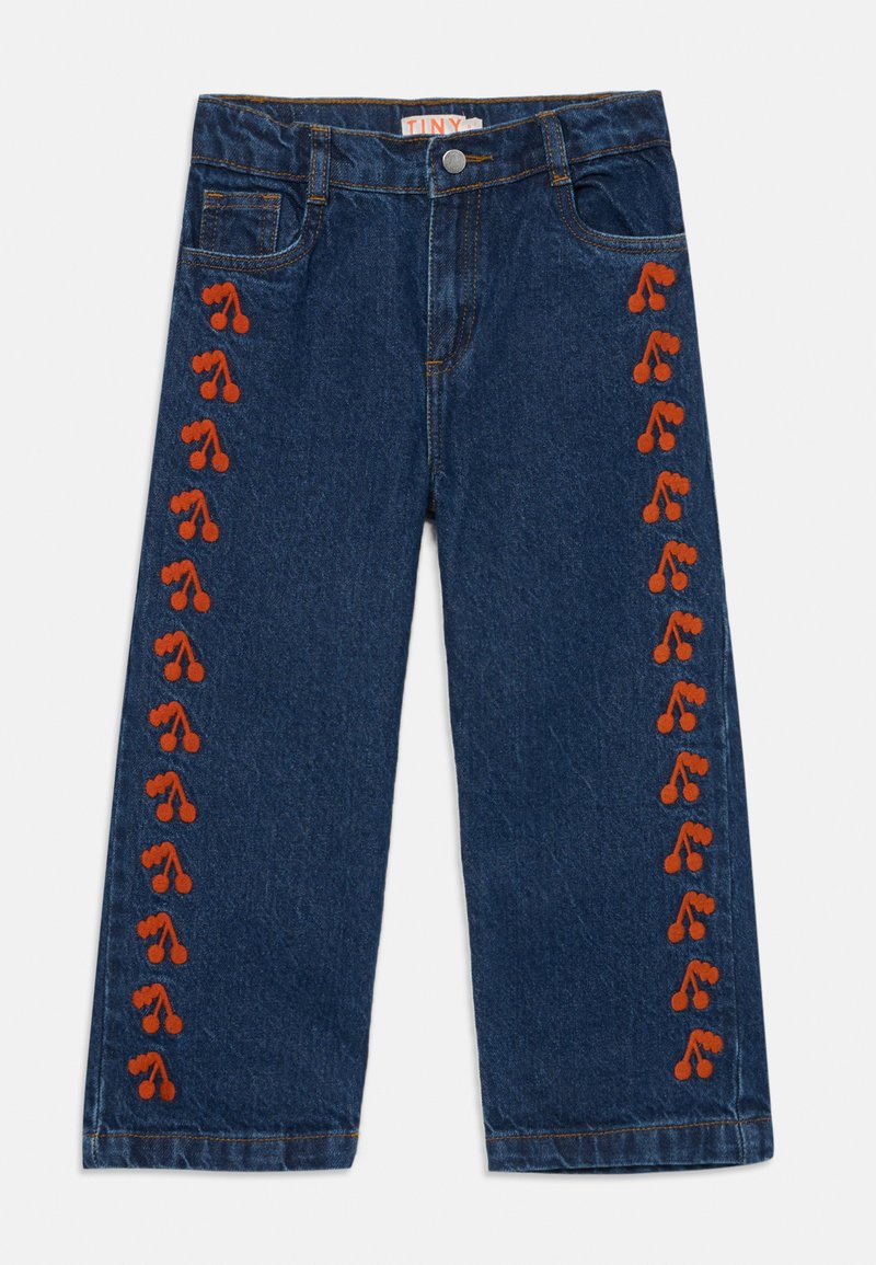 Jeans infantiles azules con cerezas bordadas en naranja corriendo verticalmente por ambas piernas, con bolsillos delanteros y cierre de botón.