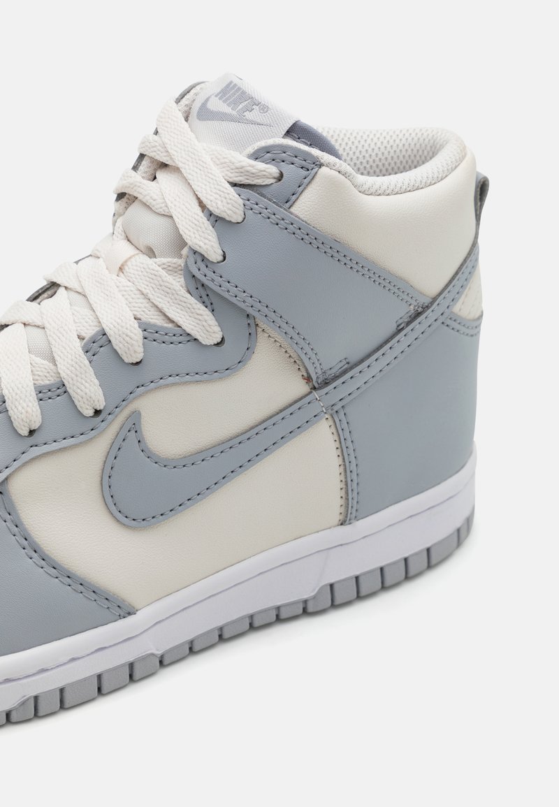 deportivas nike nike dunk high mujer plata