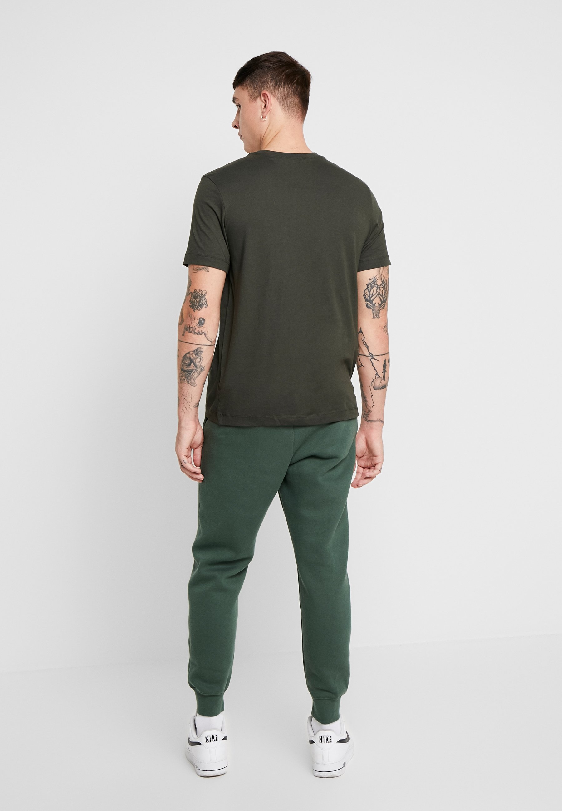 jogging nike militaire