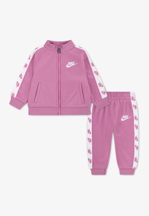 Nike Sportswear FULL ZIP WITH LOGO TAP UNISEX  - Tepláková súprava - magic flamingo