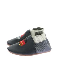 Chaussures en cuir noir avec un tissu gris rayé à l'arrière, ornées de broderies rouges et argentées à l'avant. Design bas avec une texture douce.