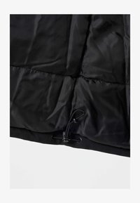 Selezionato, black