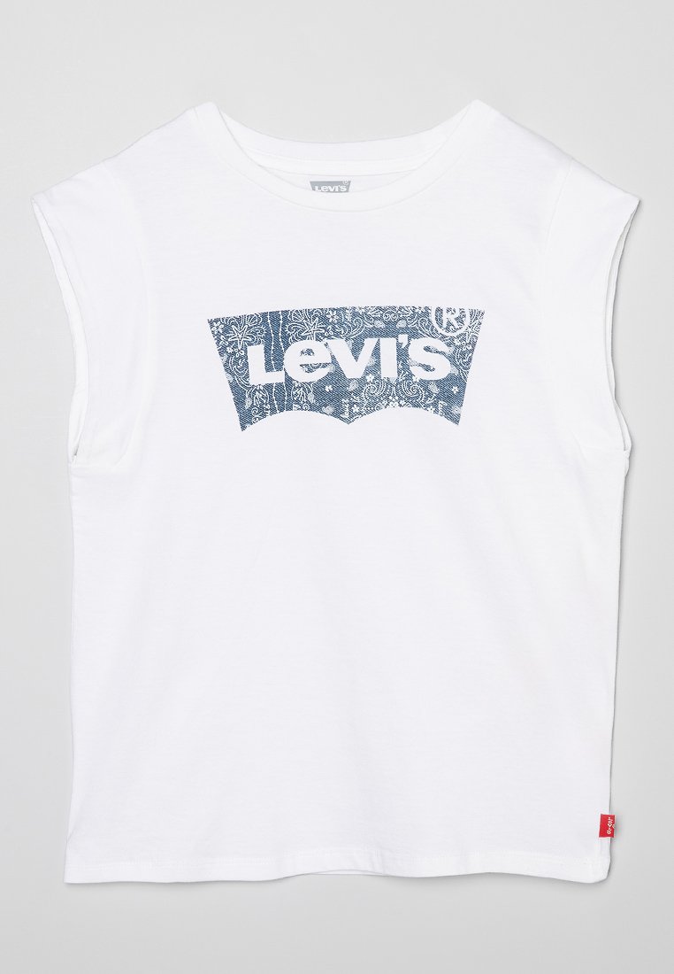 Weißes ärmelloses Levi's T-Shirt mit einem blauen Paisley-Muster-Logo auf der Brust und einem kleinen roten Levi's-Label am seitlichen Saum.