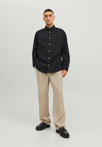 Jack & Jones - JORBILL OVERSIZE UNISEX - Shirt - black Thumbnail Image 1