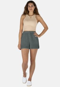 Normani SET - Shorts - anthrazit
