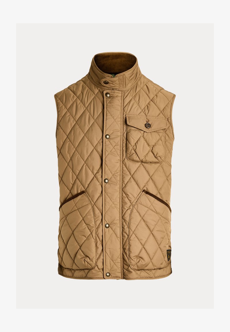 Vadderad beige väst med hög krage, framknäppning, bröstficka och två sidofickor med bruna dragkedjedetaljer.