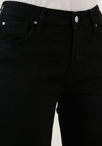 LELA Uske traperice - black black