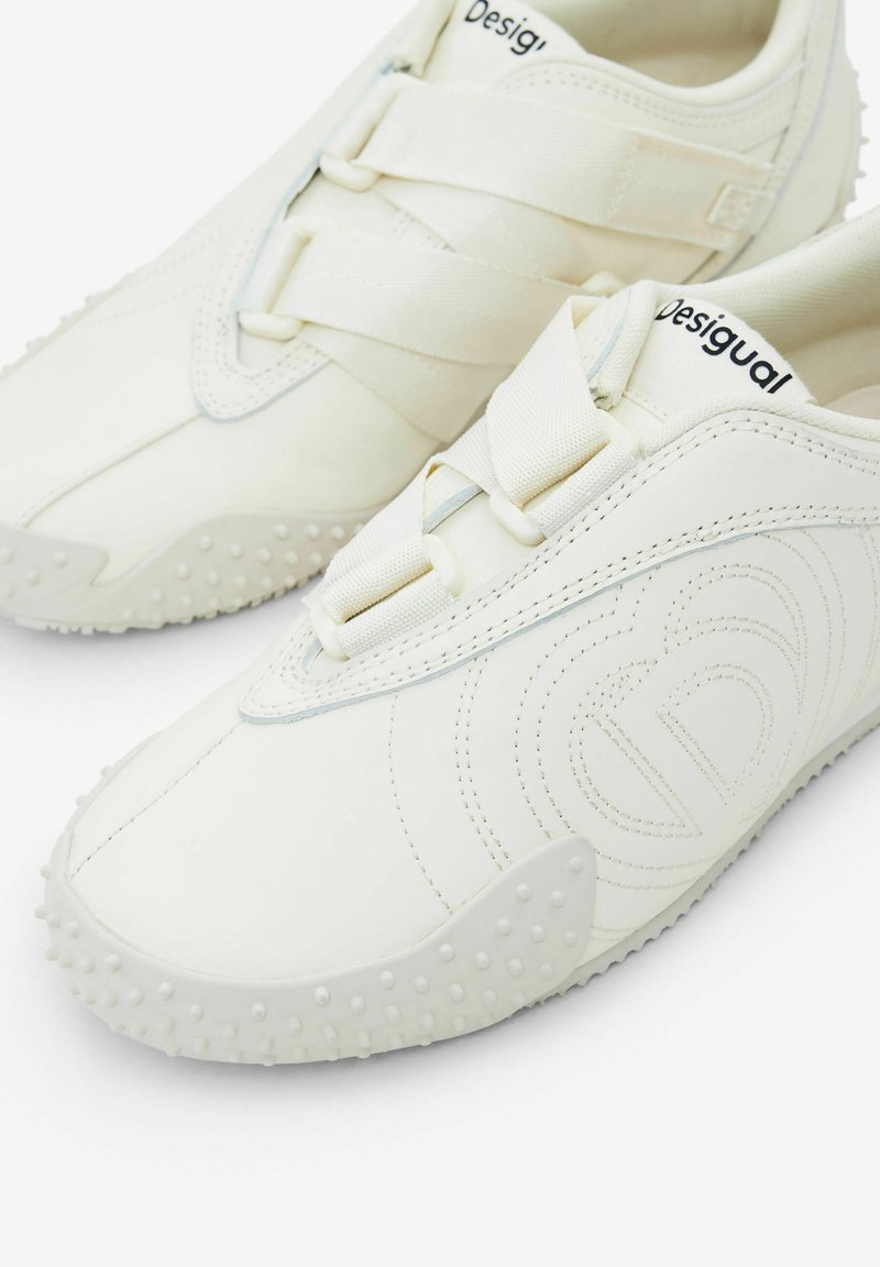 Desigual Baskets basses beige ZALANDO