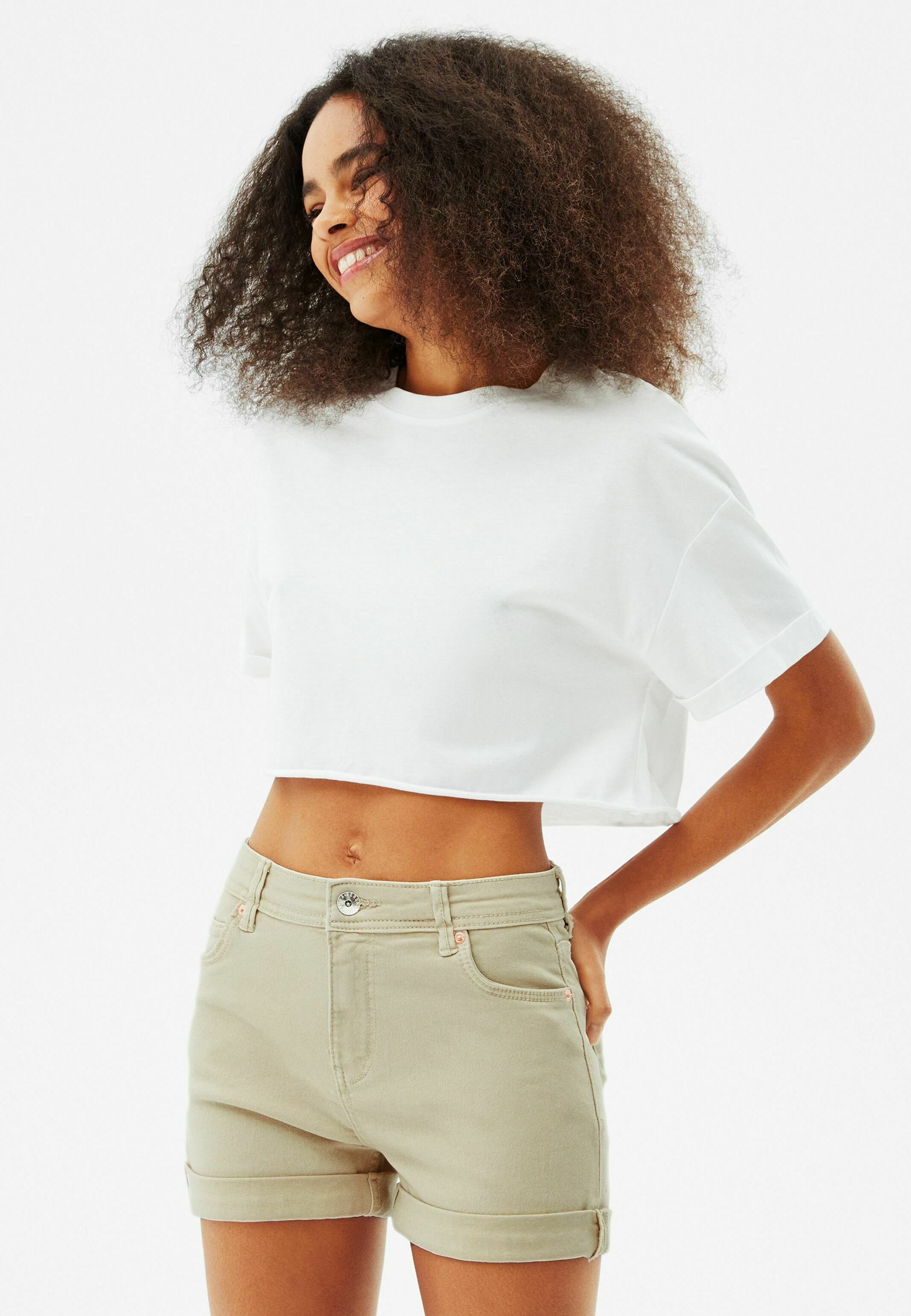 Bershka WITH TURN UP HEMS - Shorts di jeans - sand/sabbia - Zalando.it