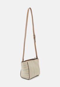 PARFOIS CROSSBODY BAG PATTY - Skuldertasker - camel
