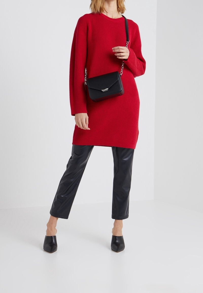 BOSS Robe pull red/rouge (Seconde main)