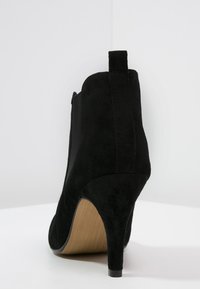Pier One Botines de tacón - black