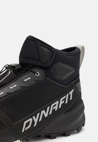 Dynafit TRAVERSE MID GORE TEX - Hikingskor - black out/nimbus