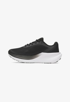 Schwarzer athletischer Laufschuh mit Mesh-Obermaterial und dicker weißer Sohle, seitlich auf weißem Hintergrund gezeigt.